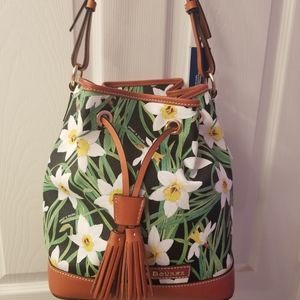 Dooney and bourke Daffodils